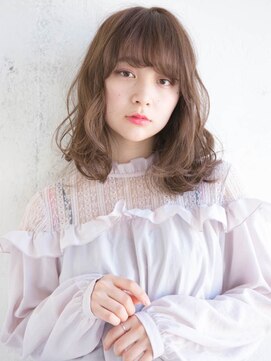 ルティア(Lutia) ベージュアッシュ　セミウェットウェーブ