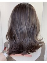 アライブ キチジョウジ(ALIVE Kichijoji)&nbsp;バレイヤージュカラーグレージュカラーエアリーミディ