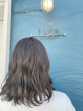 ティダ(tida) グレージュ系カラー