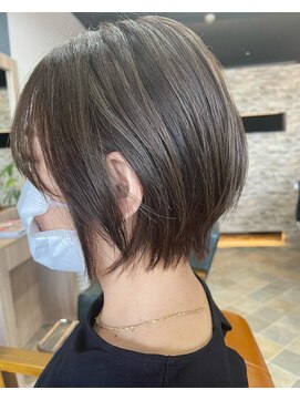 モアヘアーセカンド(MORE-HAIR Second) かっこ可愛い前下がりショート×グレージュカラー