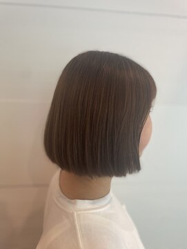 ヘアーアンドブック マルキーズ(hair&book marqise) 切りっぱなしボブ/ミルクティーベージュ【安佐南区】
