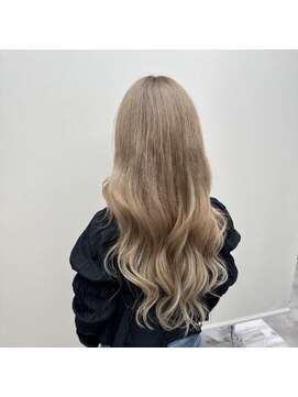 レヴェリー(REVERIE) #ハイトーン#ブロンド#ロング