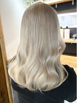 キラ 原宿(KILLA) ◇黒髪/グレーベージュ/レイヤーロング/ダブルカラー/ハイトーン