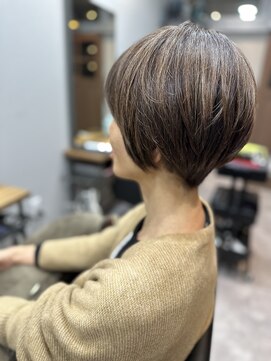 コンヤ(CON YA) ショートボブ