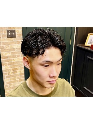 個性を引き出すカット技術で、トレンドや季節に合わせたスタイリングを。【J.P CREW BARBER'S】【赤坂】