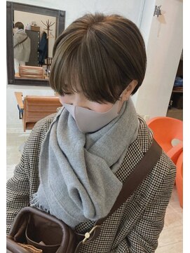 ファム 札幌大通(fam) 30代40代 大人かわいい丸みショート×耳かけ