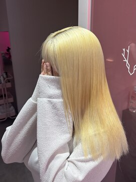 ダズリングディア(Dazzling Deer) ブロンド/抜きっぱなしブロンド/ストレートロング