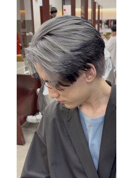 リップス 吉祥寺店 (LIPPS) ホワイトシルバーエンドカラーセンターパート