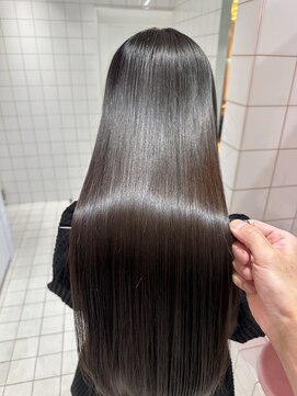 ロンドルーチェ 心斎橋(Lond luce) ダークアッシュ/ミディアムレイヤーカット［髪質改善/縮毛矯正］