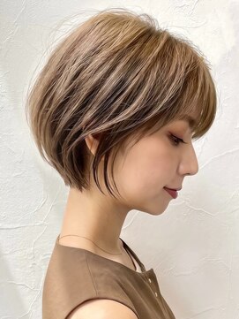 ヨリ トウキョウ(yori Tokyo) 前髪あり小顔つや髪顔まわり簡単スタイリングショートボブヘア