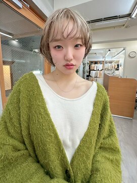 リアン(Lien) ハイブリーチ/ミルクティーベージュ/ショートカット