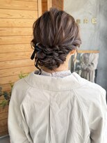 ヘアー ミュゼ 柱店(HAIR Musee)&nbsp;王道ゆるふわ低めシニヨン/お呼ばれヘア