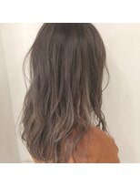 キャンバス バイ ネオリーブ 横浜西口(Canvas by neo.)&nbsp;大人かわいい グラデーション ホワイト グレージュ ☆【横浜】