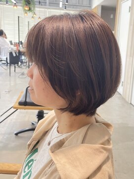グランデュール 東静岡池田店(GRANDEUR) 大人ショートボブショートインナーカラー丸みショートカット