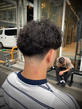 ビンゴ(BINGO) 1807渋谷メンズカット黒髪スキンフェードバーバーフェードカット