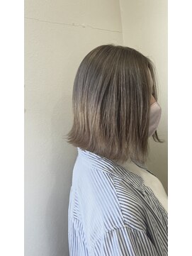 アバディブロス(Abadi Bros) ボブ×シルバーグレージュ