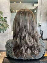 クロ(Chro) グレージュ