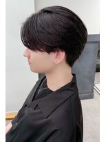 ネオリーブ クーロ メゾン 横浜(Neolive curro Maison)&nbsp;韓国マッシュ　センターパートフェザーパーマ　MEN’S HAIR