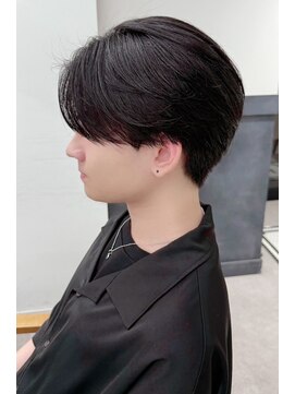 ネオリーブ クーロ メゾン 横浜(Neolive curro Maison) 韓国マッシュ　センターパートフェザーパーマ　MEN’S HAIR