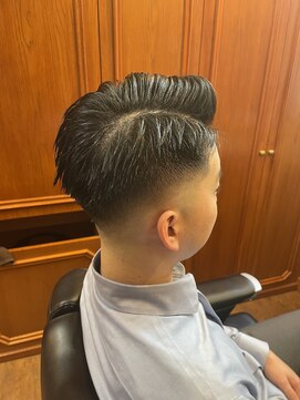 七三分け[フェード/テーパーフェード/メンズ/メンズカット/眉毛]