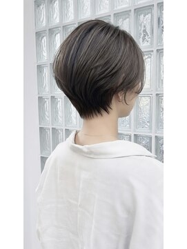 ロイロ(LoiLo) 首元が綺麗に見える美シルエットショート【UCHI】