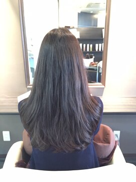 ディアローグ 瑞江店 毛先の向きは内巻きに自然にまとまる重ためローレイヤー　瑞江