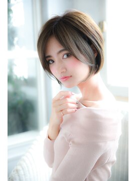 ネオリーブアイム 横浜西口店(Neolive aim) バックの丸みをもたせた前下がりショートボブ