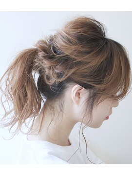 テーラ(tela) 【tela】ラフ・ポニーテールアレンジ【溝の口】