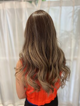 ツムグ 代官山店(TUMUGU) 大人かわいいヘア美髪のススメ白髪ぼかしホワイトグレージュ