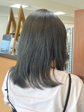 ハーフアンドハーフ(HALF and HALF) ブリーチなしで作るほうじ茶カラー