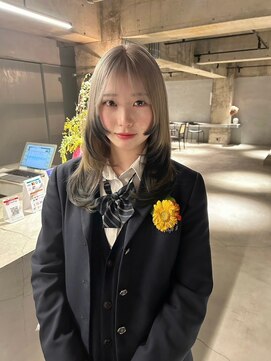 リール(rire) デザインカラーレイヤーカットウェットヘア夏オリーブベージュ