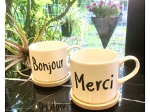 メルシー(Merci)の雰囲気（シャンパンやワイン、ビールを飲みながら施術を楽しめます）