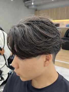 ラヴィズムバイフィフス(LUVISM by fifth) ニュアンスパーマフェザーパーマ毛流れセンターパート新潟