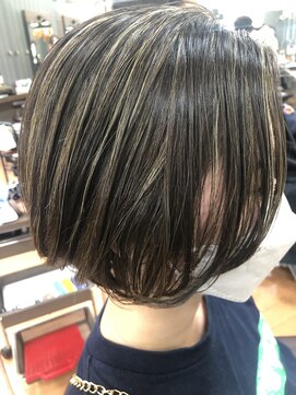 ディルガ ワッセ店(DILGA) ハイライトショートボブ
