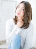 センターパートで小顔効果♪ツヤ髪ストレートf小山20代30代40代