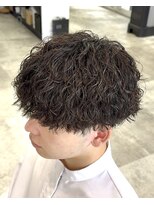 オーバル ジングウマエ(OVARL jingumae)&nbsp;重め縦落ちツイストパーマ