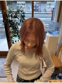 ピンクベージュ