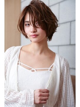 コム(com by neolive) ショートゆるカールボブ