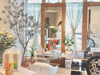 ヘアカラーカフェ 西武柳沢店(HAIR COLOR CAFE)の写真/「ちょっと寄ろうかな」とカフェに行くような感覚で気軽に通える♪男女問わず大人気で話題のカラー専門店★