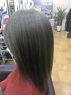 ビューテ(BIEUTE) 大人なカーキ系