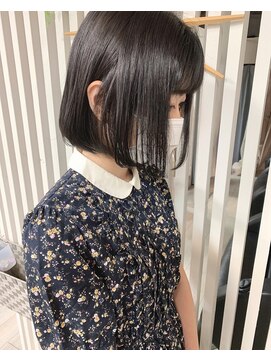 モルニ(MORNI) 黒髮ボブ_マロンベージュ Aラインボブ かきあげ