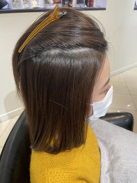 ラブクロムトーキョー オモテサンドウ(LOVECHROME OMOTESANDO) 美髪ストレート　センターパート