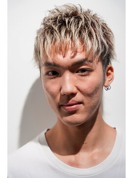 クロムトウキョウ ザ バーバー ネオン 新宿店(CHROM TOKYO the Barber ne/on) 束感ハイトーンショート