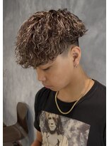 ルシアビルディング(LUCIA BLD.)&nbsp;ブラウンベース　スペインカール