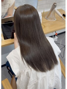 リンイチマルサン(Lin.103) ツヤツヤオリーブベージュ！