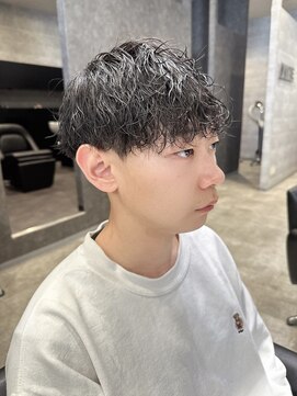 アミ(Ammi) ◆メンズヘア/マッシュ/センターパート/ウルフ/ツーブロック