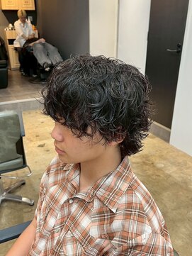 オゼル(OZEL) 【センターパートマッシュ】抜け感×色気を纏う上品メンズカット