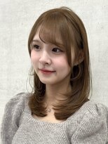 キアラ(Kchiara)&nbsp;ミディアムレイヤー　くびれミディアム