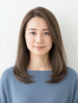 と和×美髪クリニック 巣鴨店 透明感アッシュグレージュの大人ワンカールミディ