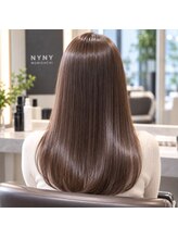 大人女性の髪を美しく整える髪質改善。艶・まとまり・手触りまで、触れるたび嬉しくなる上質な美髪を日常へ